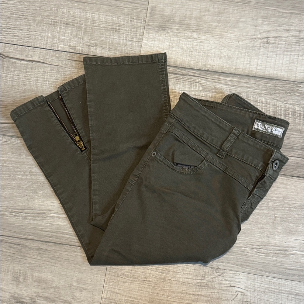 Guess Dark Olive Capris